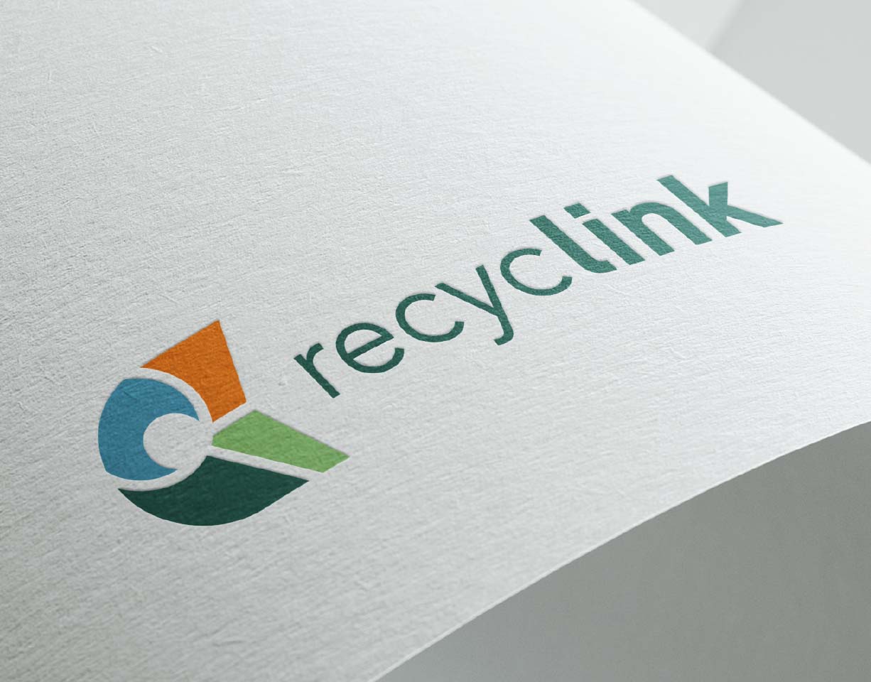 Version couleur du logo recyclink imprimé sur du papier.